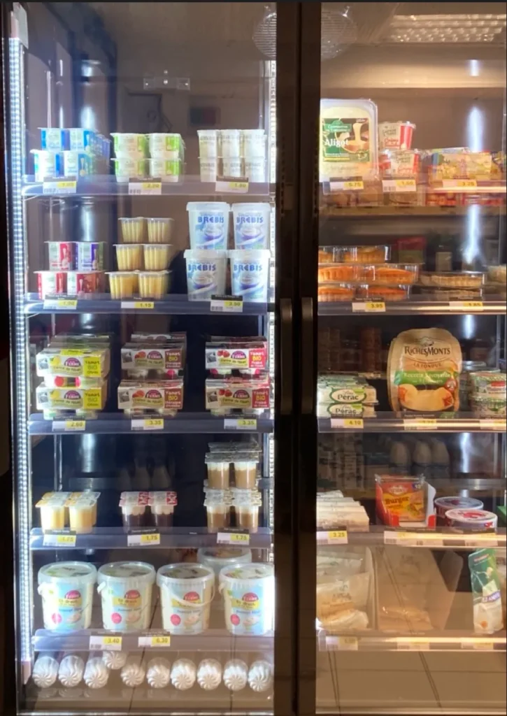 Lo Chuc e lo Muc, Café- Épicerie de Barre des Cévennes, rayons frais et surgelés